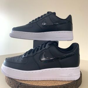 NIKE AIR FORCE 1 ‘07 ESS Womens 7.5